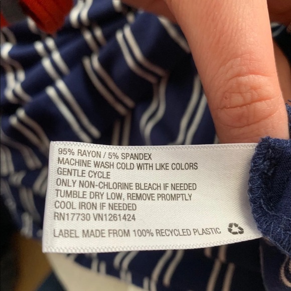 Striped Cropped Shirt - Picture 3 of 4